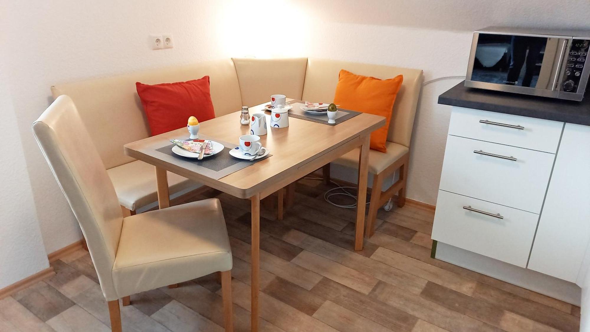 Haus Uni 3 *